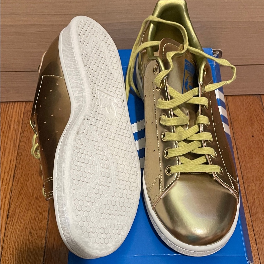 NWOT Adidas Men's Gold Stan Smith Athletic Shoes - Picture 4 of 4